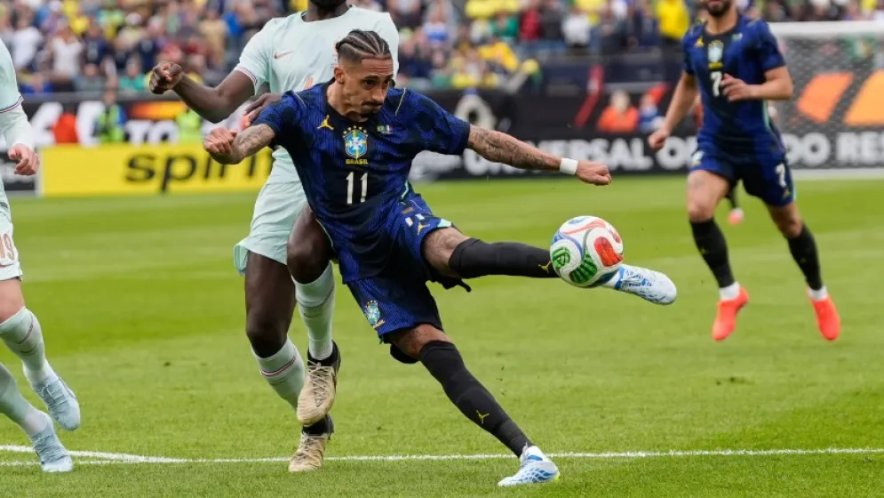 Raphinha out for five weeks with hamstring injury